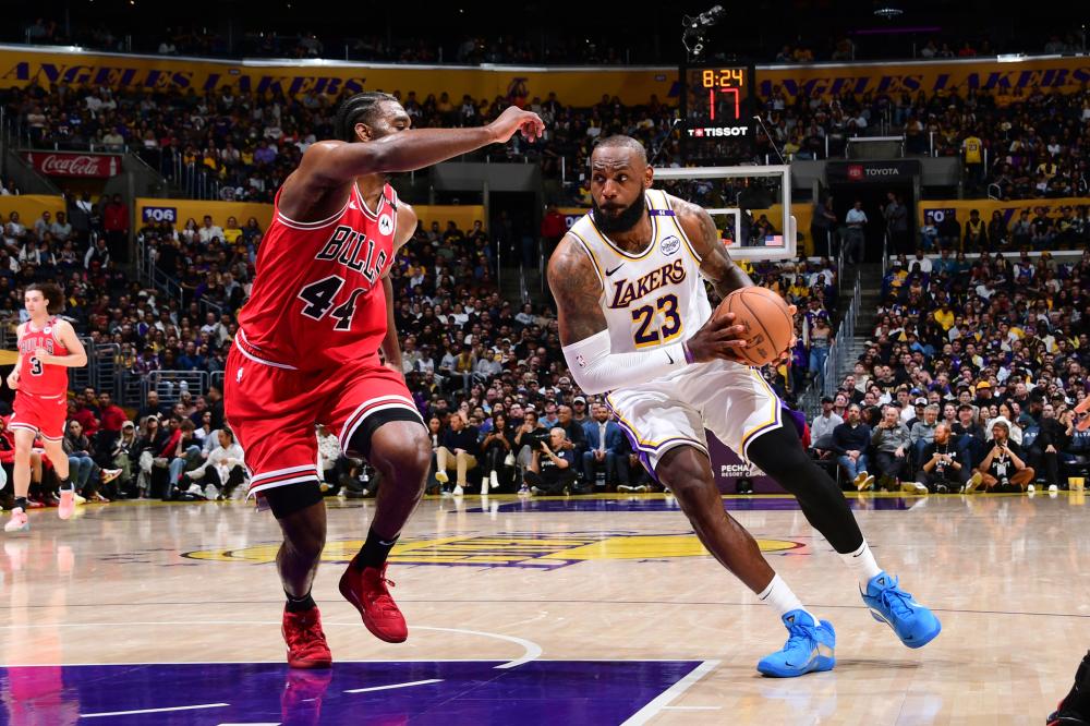 足球界投下 足球界投下